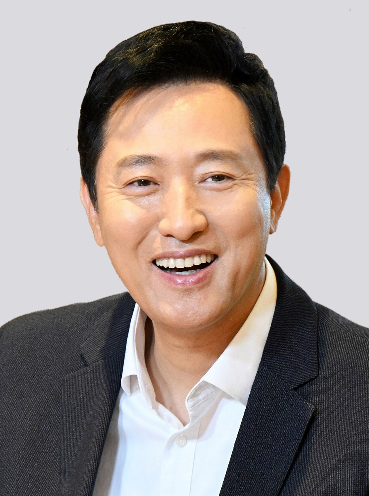 회색 배경의 오세훈 서울시장