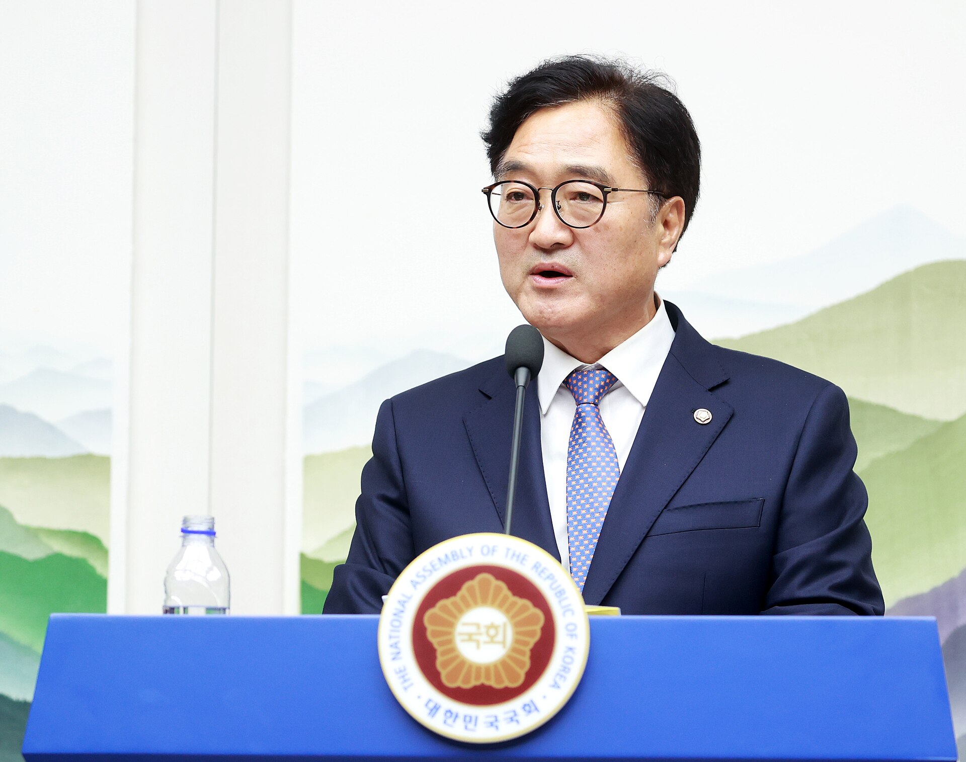 기자회견 중인 우원식 국회의장